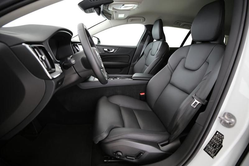 Gebraucht Volvo V60 Plus 211 PS (155 kW) 2023 Anthrazit Kombi