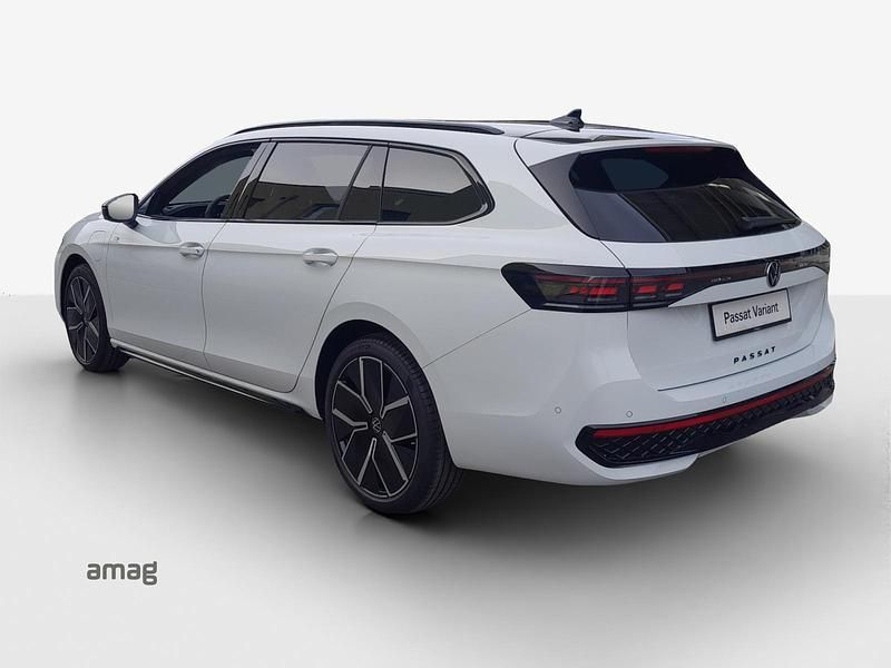 Gebraucht VW Passat R-line 272 PS (200 kW) 2025 Pure white  schwarz Kombi