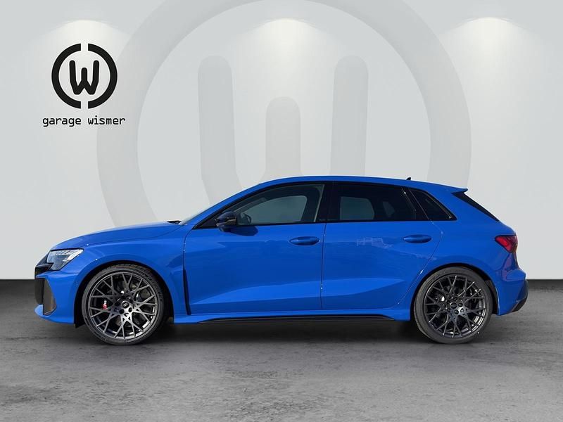 Neu Audi RS3 Ambiente 400 PS (294 kW) 2025 Blau Limousine