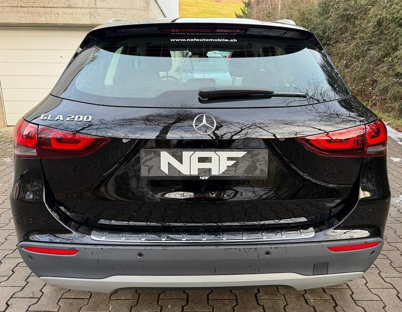 Gebraucht Mercedes GLA200 163 PS (119 kW) 2022 SUV