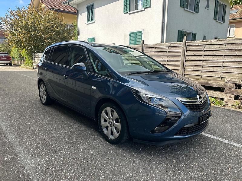 Gebraucht 2015 Opel Zafira Tourer Cosmo Van / Kleinbus | CHF 12’900 (Teuer) - Bild 1/4