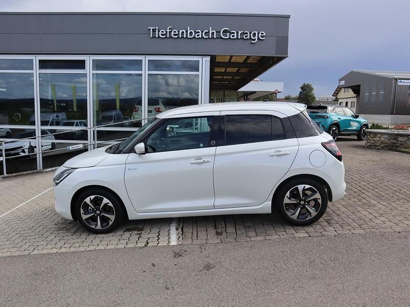 Weiss Neu 2025 Suzuki Swift Limousine | CHF 24’180 - Bild 1/4