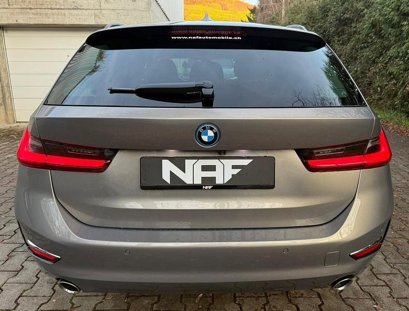 Gebraucht BMW 330e Luxury Line 292 PS (214 kW) 2021 Kombi