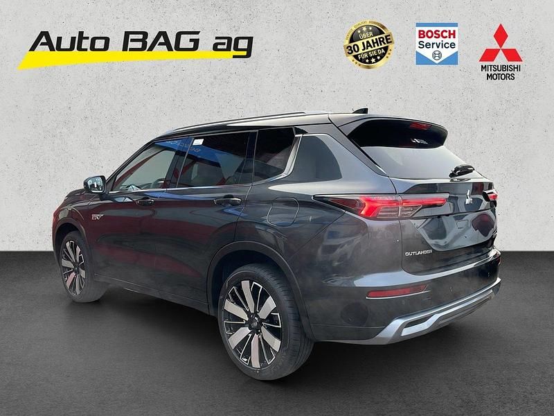 Neu Mitsubishi Outlander P-HEV Instyle 306 PS (225 kW) 2025 SUV