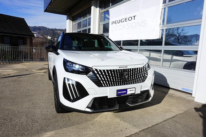 Gebraucht Peugeot 2008 GT 145 PS (106 kW) 2024 Weiss SUV