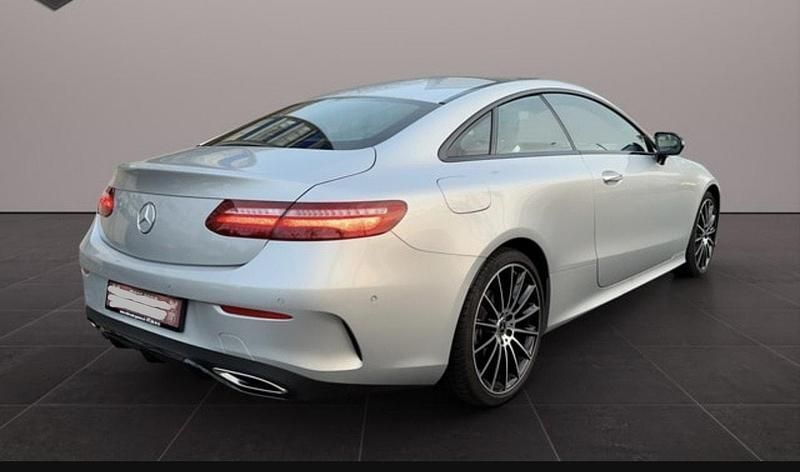 Gebraucht Mercedes E300 Avantgarde 258 PS (189 kW) 2020 Coupé