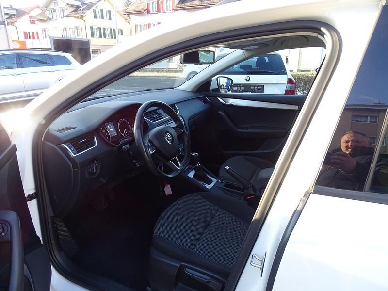 Gebraucht Skoda Octavia Ambition 184 PS (135 kW) 2015 Kombi
