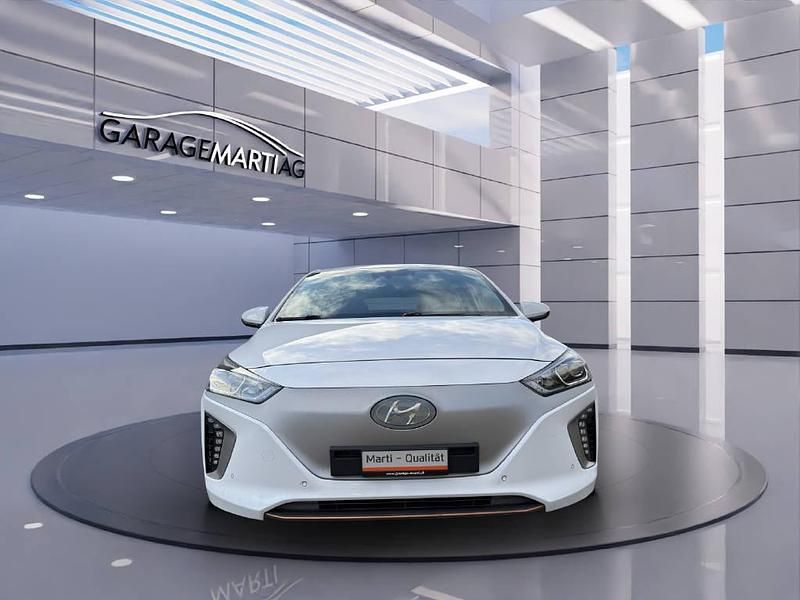 Gebraucht Hyundai Ioniq 88 kW (120 PS) 2019 Weiss Kleinwagen