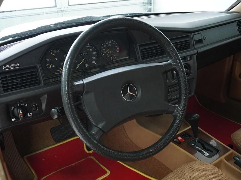 Gebraucht Mercedes 190 118 PS (86 kW) 1988 Limousine