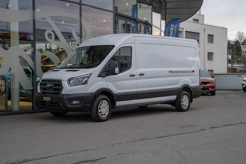 Weiss Gebraucht 2022 Ford E-Transit Trend Van | CHF 39’900 (Superpreis) - Bild 1/4