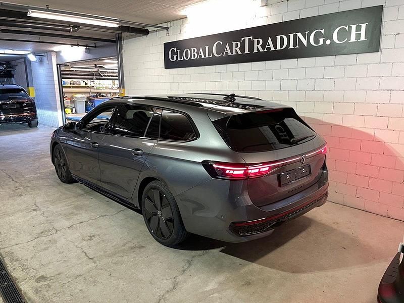 Gebraucht VW Passat R-line 193 PS (141 kW) 2024 Kombi