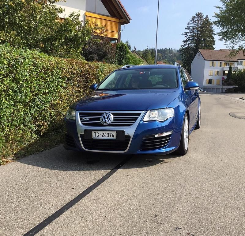 Blau Gebraucht 2010 VW Passat R Kombi | CHF 15’500 - Bild 1/4