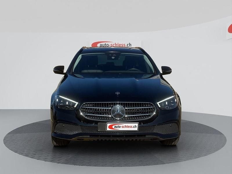 Gebraucht Mercedes E300 Avantgarde 320 PS (235 kW) 2021 Kombi