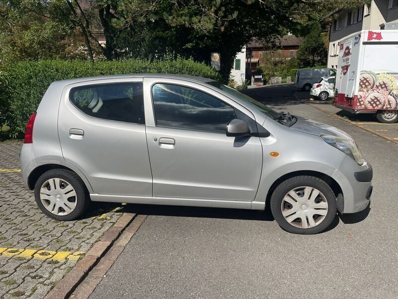 Gebraucht Nissan Pixo Acenta 68 PS (50 kW) 2013 Kleinwagen