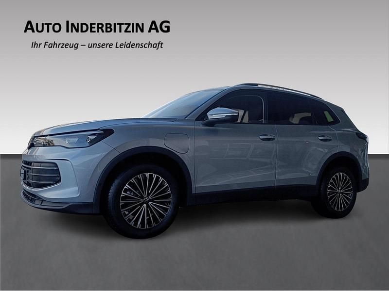 Silber Neu 2026 VW Tiguan Life SUV | CHF 58’300 (Teuer) - Bild 1/4