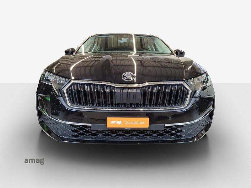 Magic schwarz, perleffekt Gebraucht 2024 Skoda Octavia Selection Kombi | CHF 33’400 (Fairer Preis) - Bild 1/4