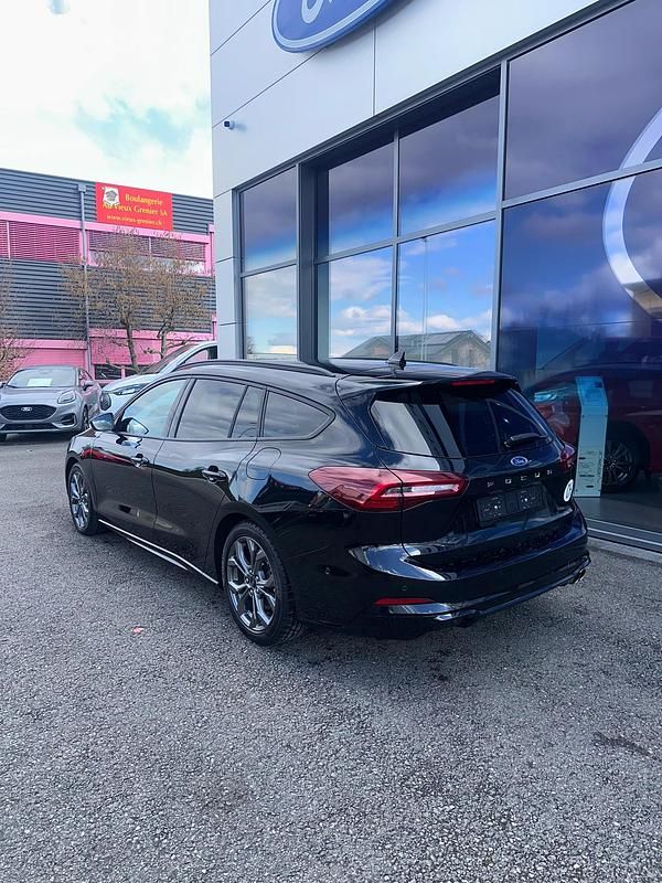 Gebraucht Ford Focus ST-Line 155 PS (114 kW) 2024 Schwarz Kombi