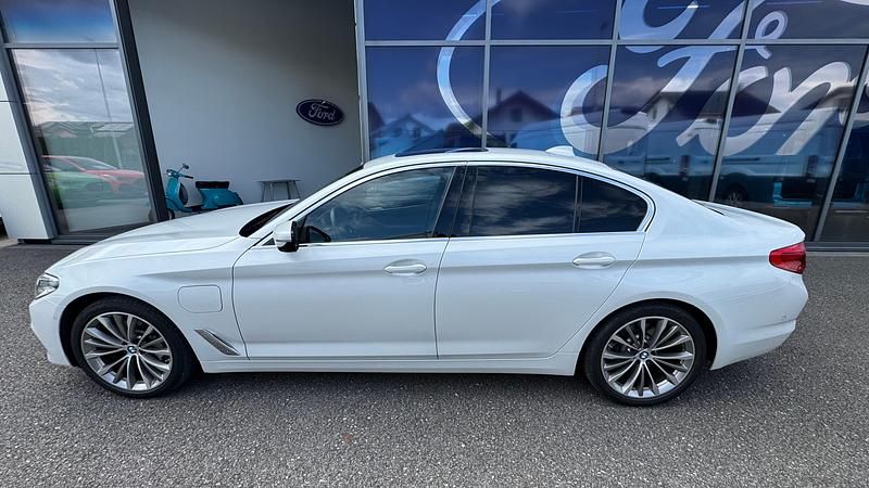 Gebraucht BMW 530e Comfort Edition 252 PS (185 kW) 2019 Weiss Limousine
