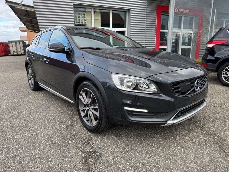Gebraucht 2016 Volvo V60 CC Summum Kombi | CHF 12’900 - Bild 1/4