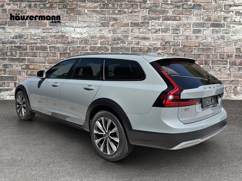 Gebraucht Volvo V90 CC Plus 264 PS (194 kW) 2024 Grau Kombi