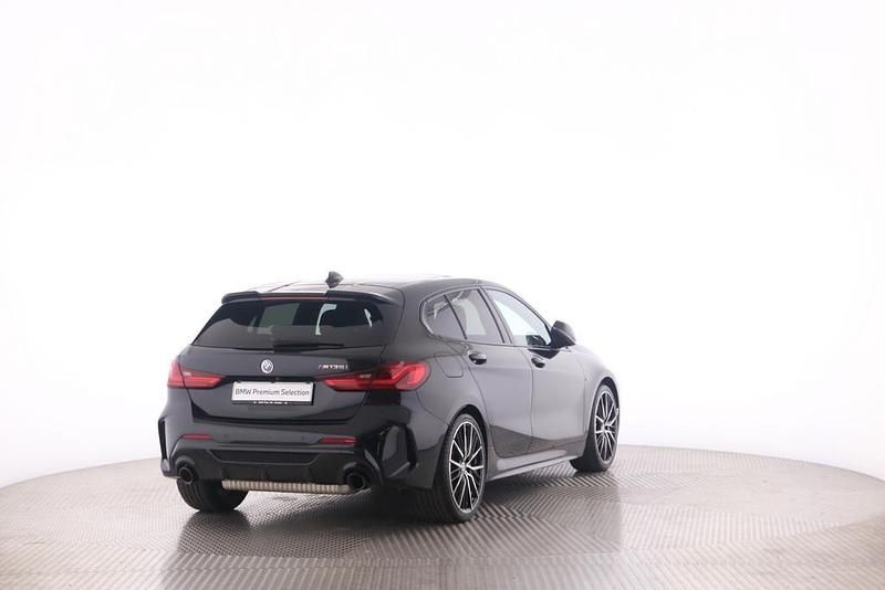 Gebraucht BMW M135 Comfort Edition 306 PS (225 kW) 2022 Schwarz Kleinwagen