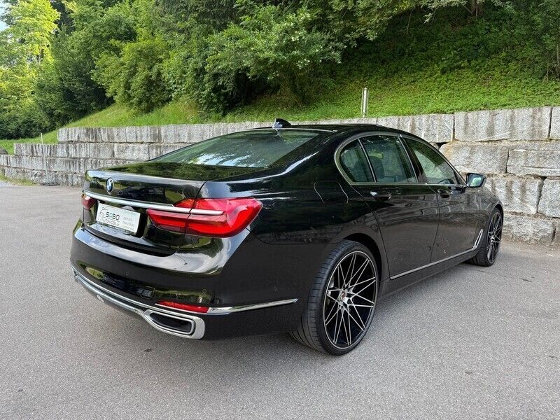 Gebraucht BMW 730 265 PS (194 kW) 2016 Limousine