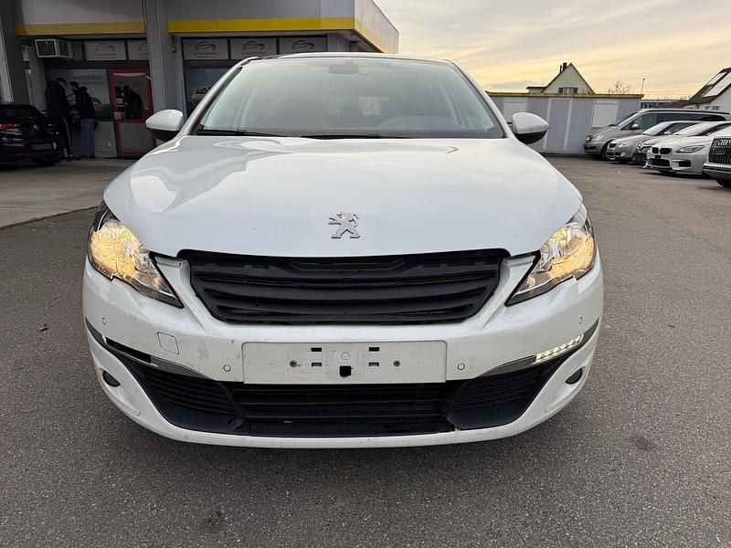 Gebraucht 2015 Peugeot 308 Style | CHF 4’200 - Bild 1/4