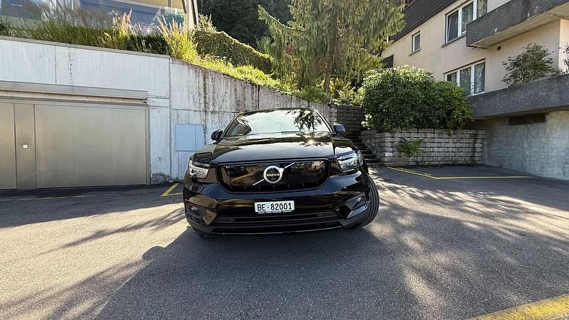 Gebraucht 2021 Volvo XC40 R-Design Pro SUV | CHF 26’500 (Fairer Preis) - Bild 1/4