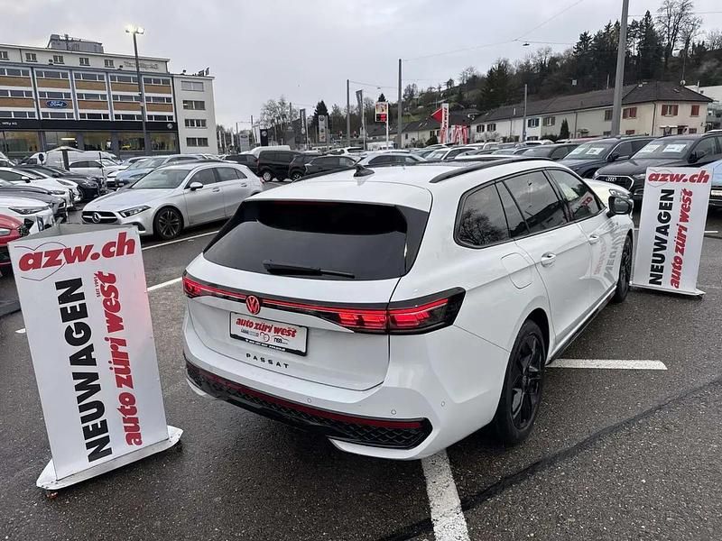 Neu VW Passat R-line 266 PS (195 kW) 2025 Weiss Kombi