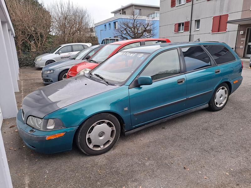 Gebraucht 2000 Volvo V40 | CHF 1’680 - Bild 1/4