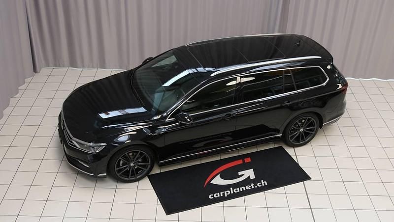 Schwarz Gebraucht 2023 VW Passat Elegance Kombi | CHF 39’990 - Bild 1/4