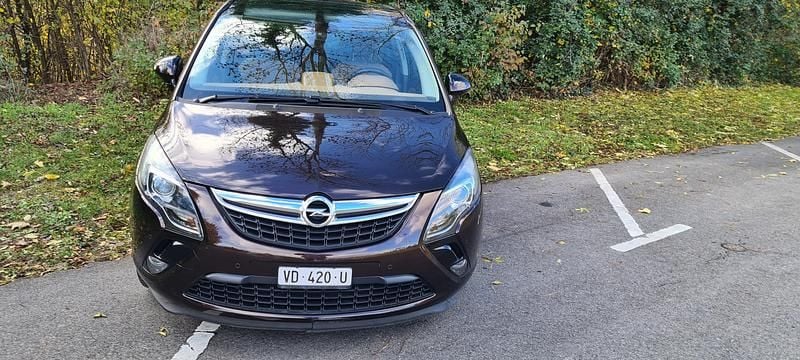 Gebraucht 2015 Opel Zafira Tourer Cosmo Van / Kleinbus | CHF 10’900 (Teuer) - Bild 1/4