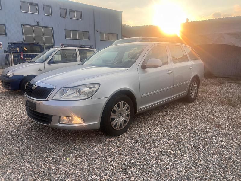Gebraucht Skoda Octavia Ambiente 122 PS (89 kW) 2009 Kombi