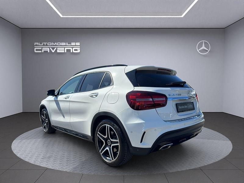 Gebraucht Mercedes GLA250 AMG line 211 PS (155 kW) 2020 SUV