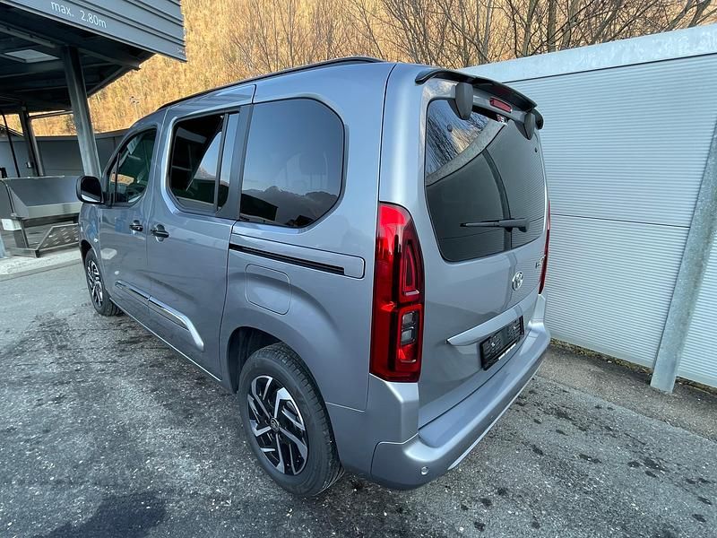 Neu Toyota Proace Verso City 130 PS (95 kW) 2025 Silber Kombi