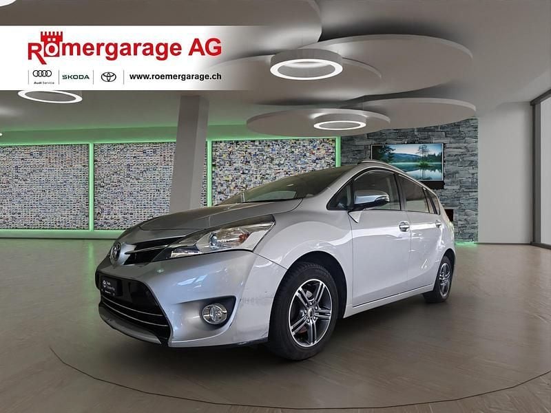 Silber Gebraucht 2014 Toyota Verso Trend Van / Kleinbus | CHF 13’890 (Etwas zu teuer) - Bild 1/4