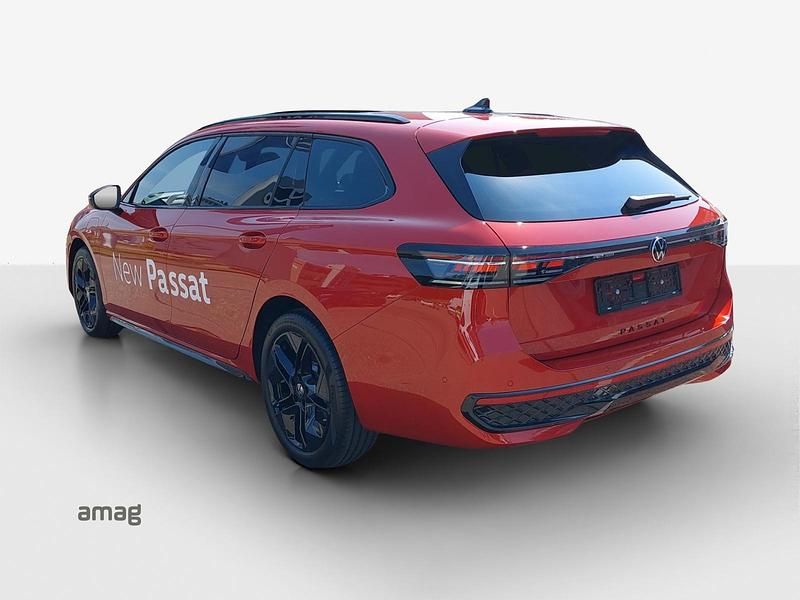 Gebraucht VW Passat R-line 272 PS (200 kW) 2024 Chili red metallic Kombi