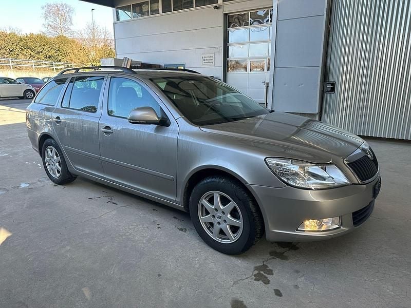Gebraucht Skoda Octavia Elegance 160 PS (117 kW) 2011 Kombi
