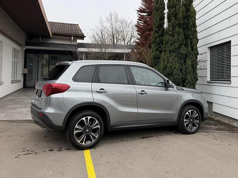 Gebraucht Suzuki Vitara 129 PS (94 kW) 2022 SUV