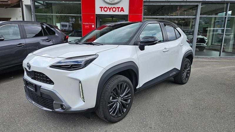 Weiss Gebraucht 2023 Toyota Yaris Cross SUV | CHF 29’900 (Etwas zu teuer) - Bild 1/4