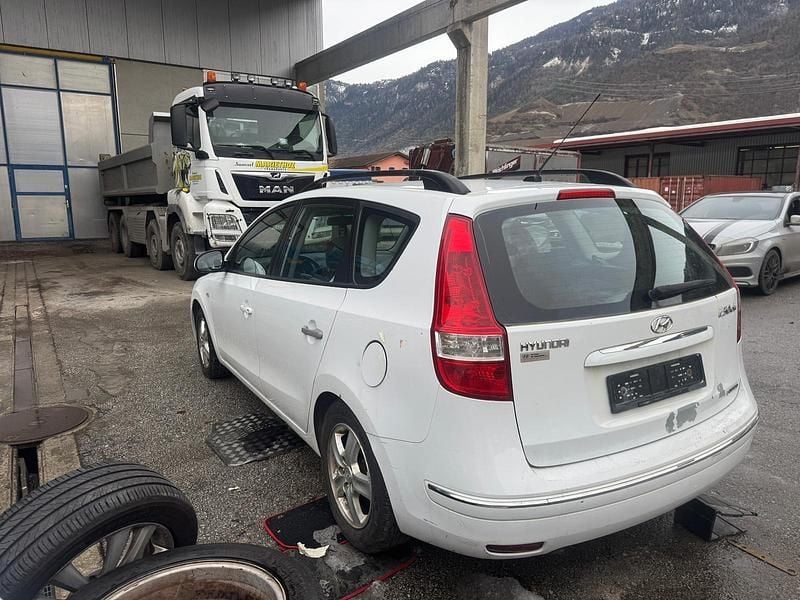 Gebraucht Hyundai i30 Style 116 PS (85 kW) 2010 Kombi