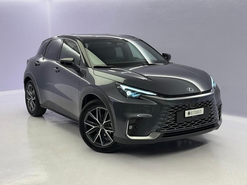 Grau Gebraucht 2024 Lexus LBX E-FOUR SUV | CHF 43’900 (Fairer Preis) - Bild 1/4
