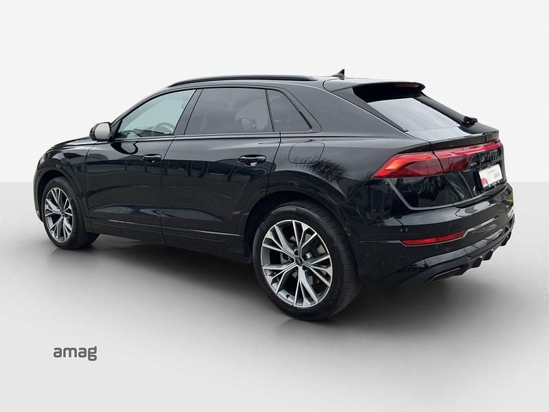 Gebraucht Audi Q8 Ambiente 394 PS (289 kW) 2024 Mythosschwarz metallic SUV