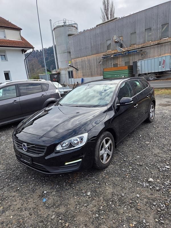 Gebraucht 2015 Volvo V60 Summum Kombi | CHF 6’900 - Bild 1/4
