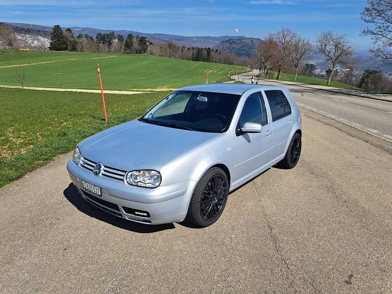 Silber Gebraucht 2000 VW Golf IV Highline Limousine | CHF 6’500 (Etwas zu teuer) - Bild 1/4
