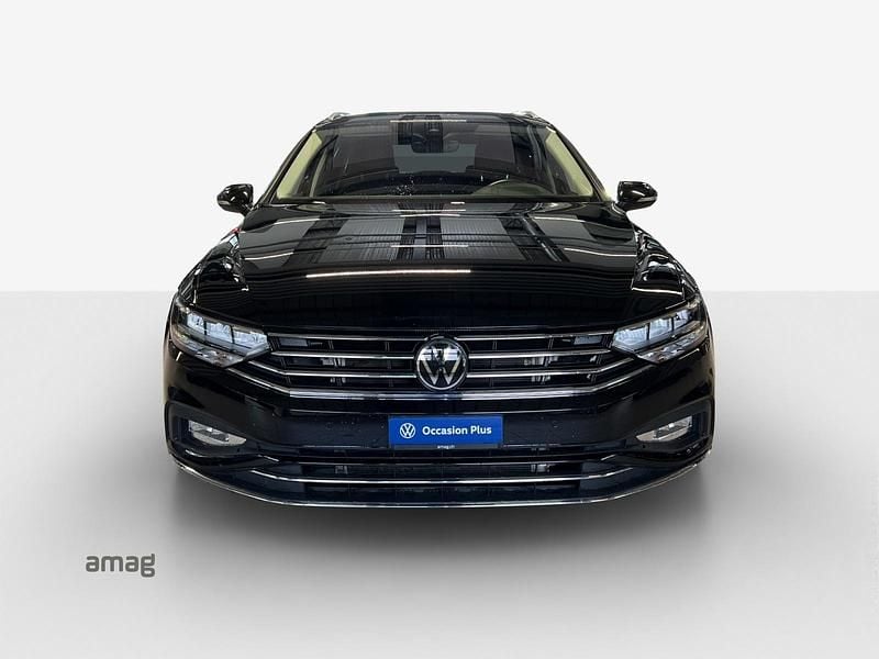 Gebraucht VW Passat Elegance 200 PS (147 kW) 2023 Deep black nacré Kombi