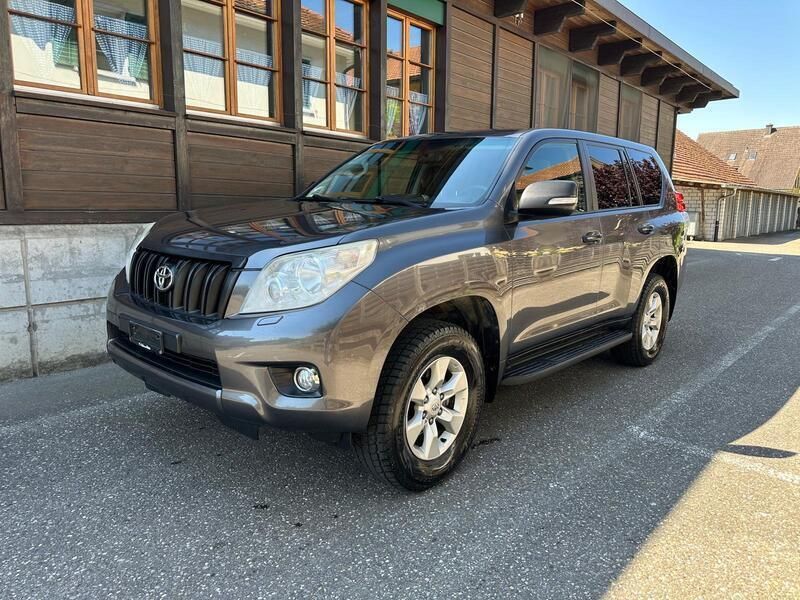 Gebraucht Toyota Land Cruiser Luna 173 PS (127 kW) 2010 SUV