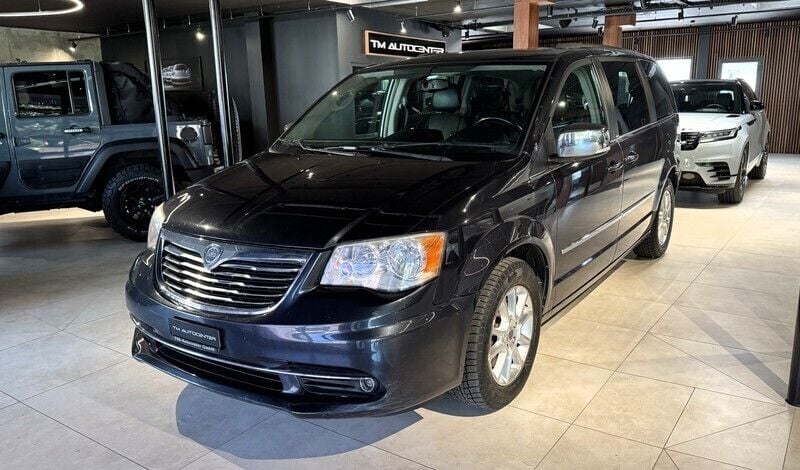 Gebraucht 2013 Lancia Voyager Platinum Van / Kleinbus | CHF 7’900 - Bild 1/4