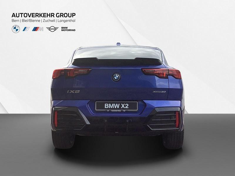 Neu BMW iX2 Performance 225 kW (306 PS) 2025 Blau SUV