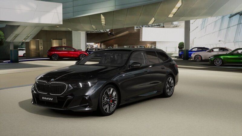 Gebraucht 2024 BMW 520 Comfort Edition Kombi | CHF 95’300 - Bild 1/4